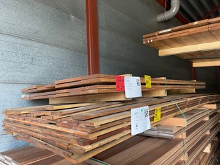 Ca. 26x Guyana Ipé Planken Geschaafd, 21x145mm, lengte 275cm